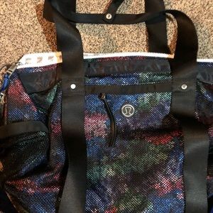 💯 Authentic Lululemon Print Bag